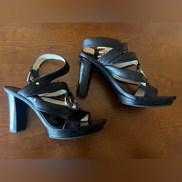 Michael Kors Platform Sandal 8.5 - Picture 2 of 6